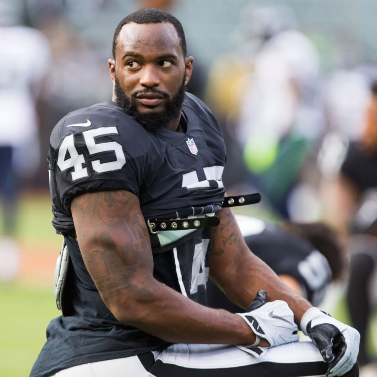 Las Vegas Raiders - Meet Oakland Raiders FB Marcel Reece and RB Darren  McFadden Monday, November 18th. They will be at the Verizon store in Elk  Grove, CA, located at 7405 Laguna