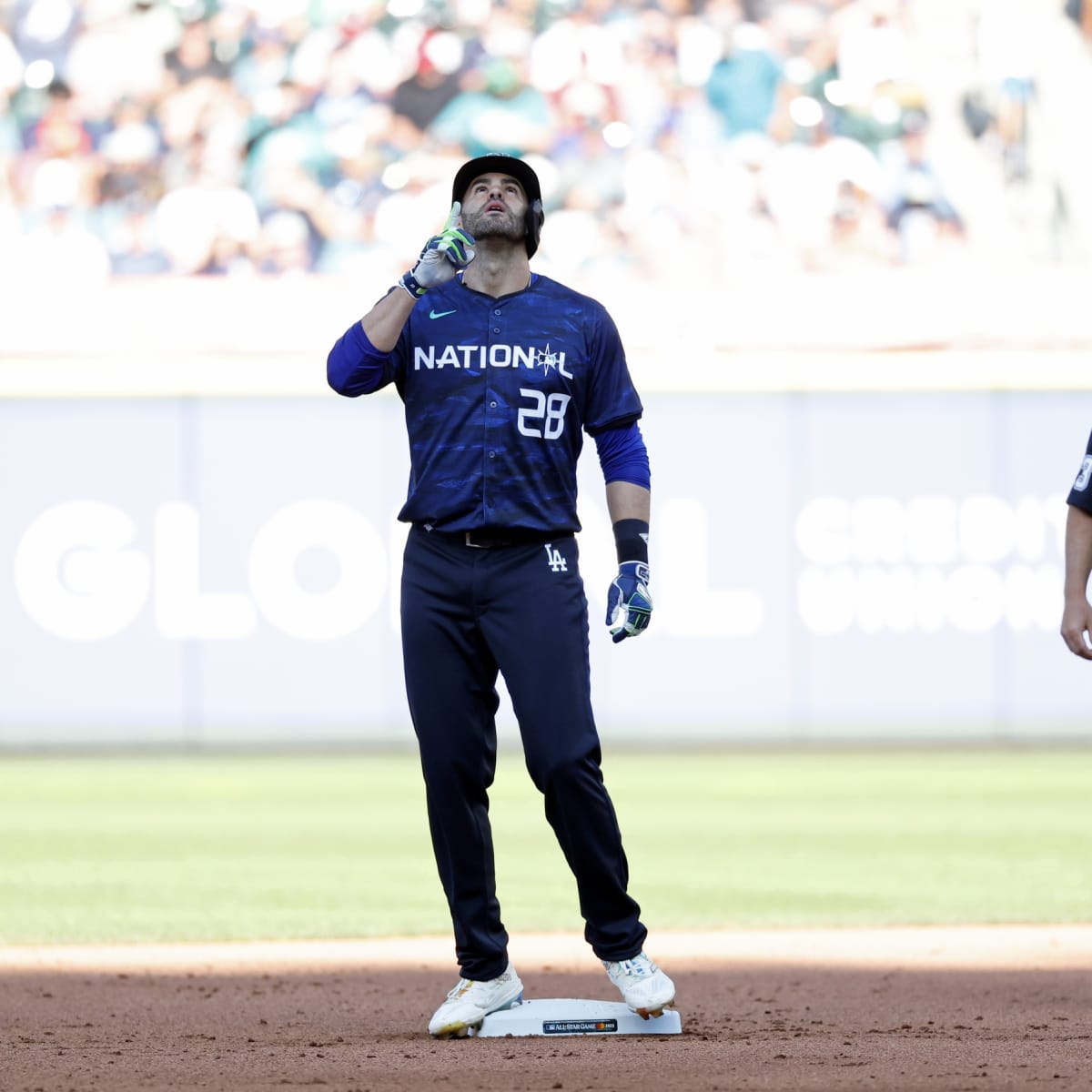 J.D. Martinez signs with Red Sox, Dbacks continue offseason signings