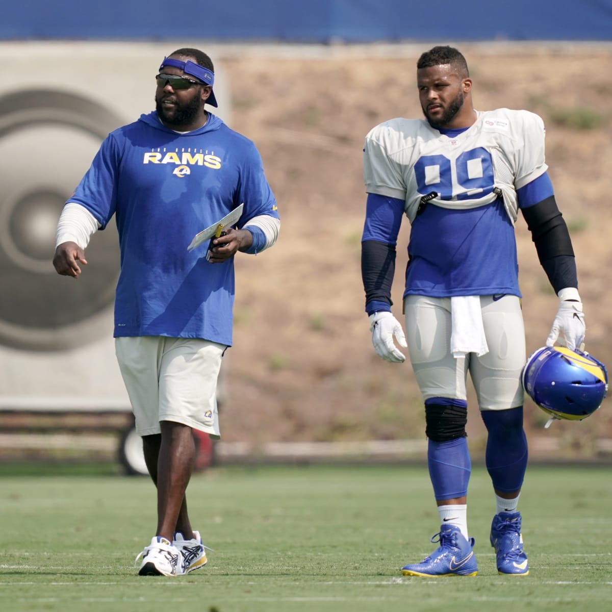 Los Angeles Rams Face 'No Pressure At All' With Outside Doubters - Aaron  Donald Says - Sports Illustrated LA Rams News, Analysis and More