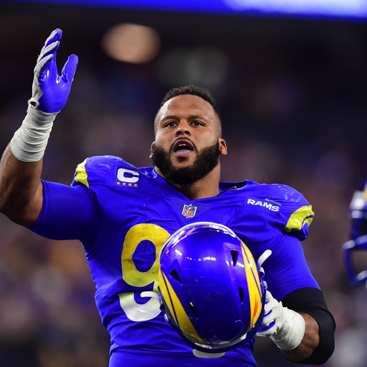 Aaron Donald Doesn't Look Like a Defensive Tackle. So He Reinvented the  Position. - The New York Times