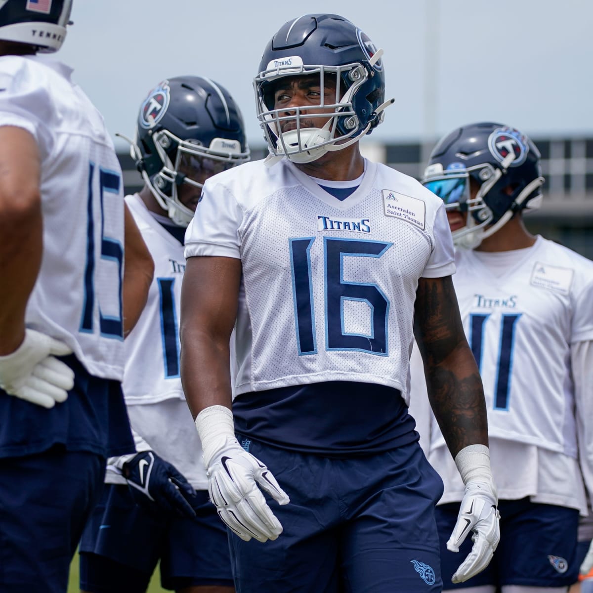 Titans' top draft pick rehabbing, working to learn playbook