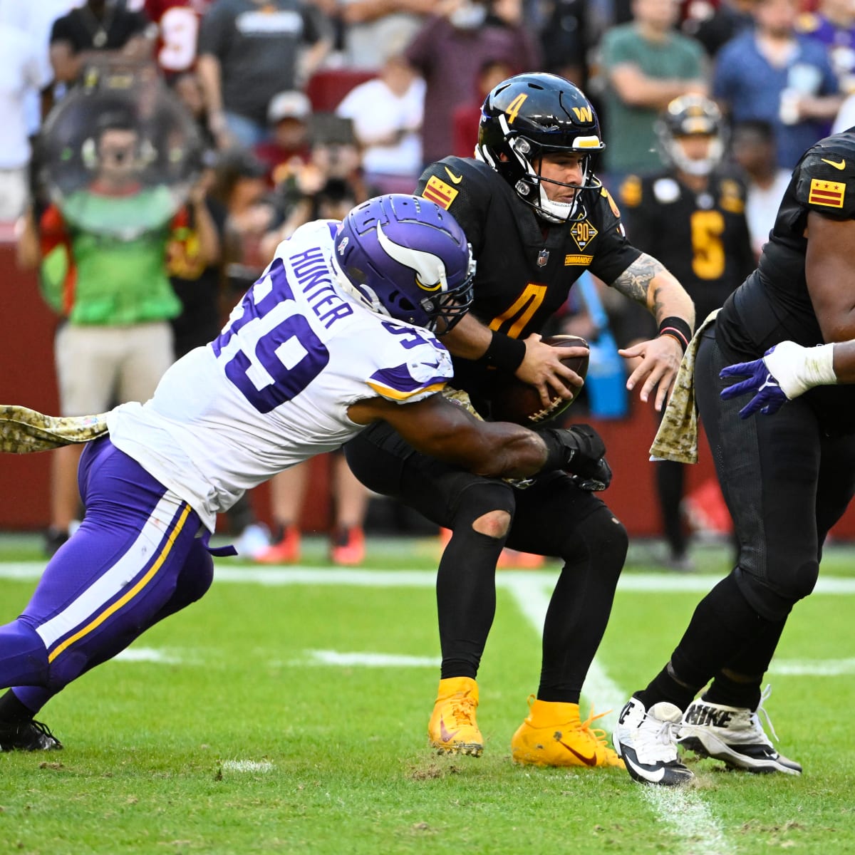 Report: Vikings receiving trade calls for star pass rusher Danielle Hunter  - CBS Minnesota