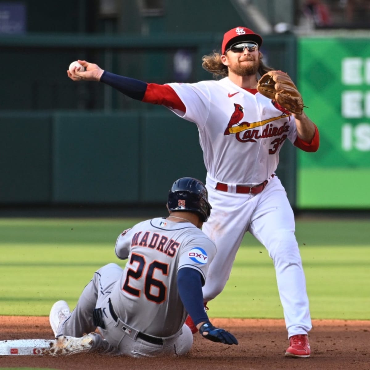 Cardinals infielder Brendan Donovan proposes