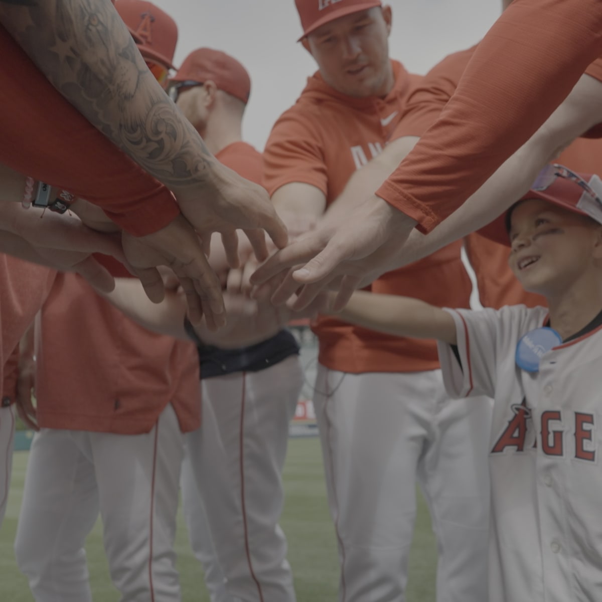 Mike Trout's hometown celebrates rare chance to see him play - Los