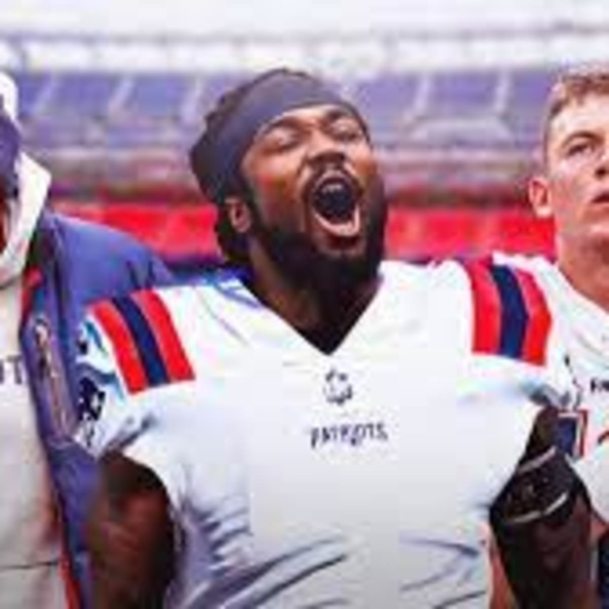 New England Patriots: DeVante Parker, Ja'Whaun Bentley Extensions