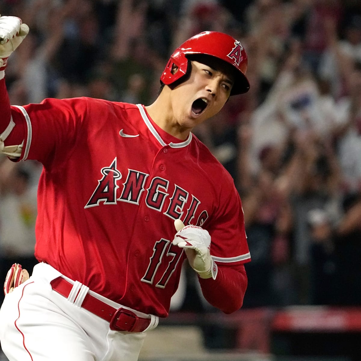 Shohei Ohtani's 35th homer and bat flip in Angels win over Yanks