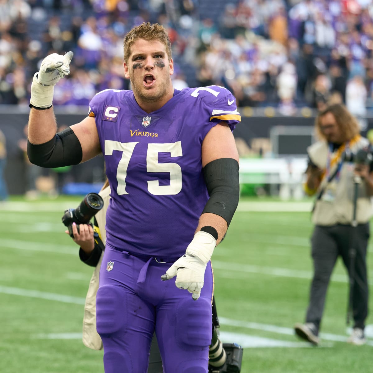 Vikings roster countdown: No. 90 Esezi Otomewo — year 2 leap? - Sports  Illustrated Minnesota Vikings News, Analysis and More