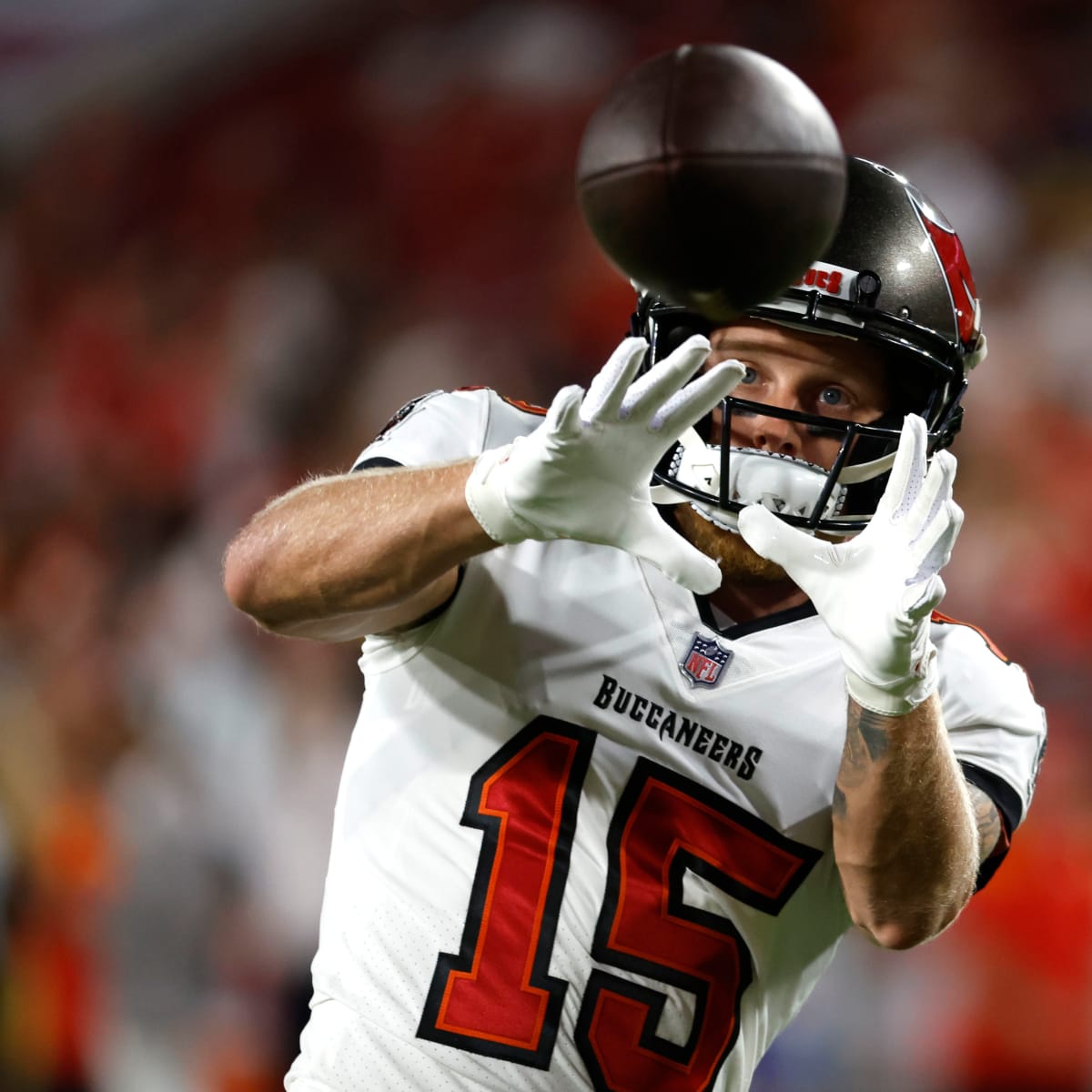 Ex-Buccaneers receiver: Ditch the uniforms