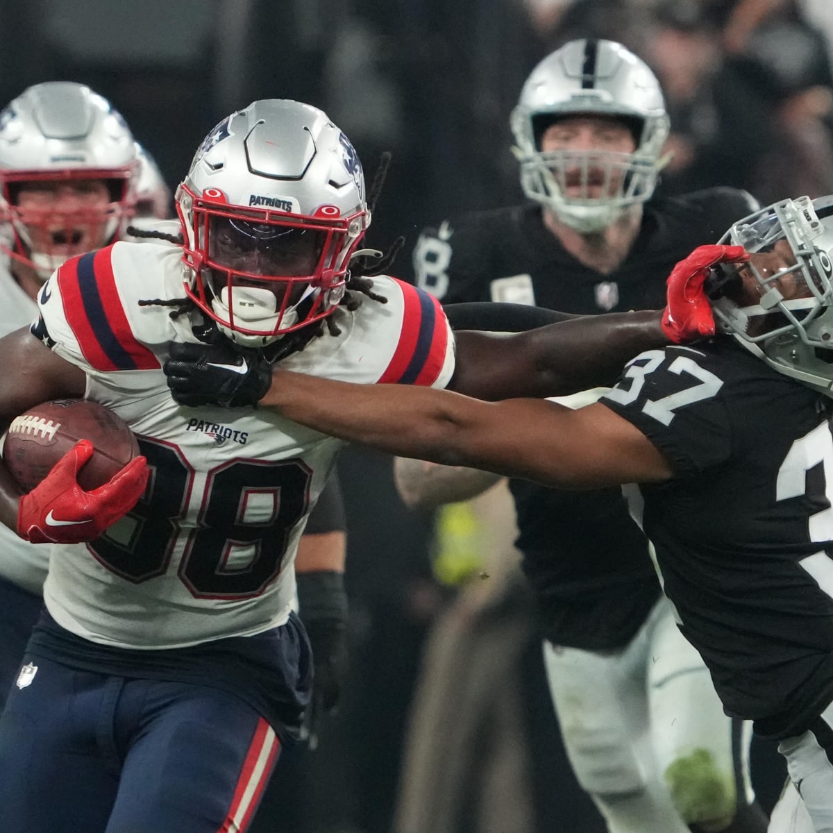 2022 Fantasy Football Running Back Usage Report: Rhamondre Stevenson Has  Lead Role Going Into Week 6