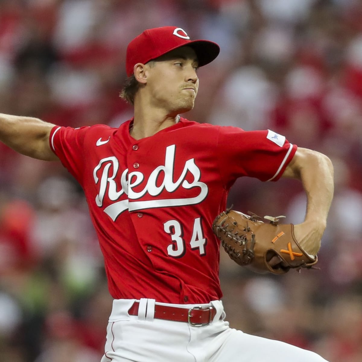 Mahle brilliant through 9, Reds beat D-backs 5-3 in 12