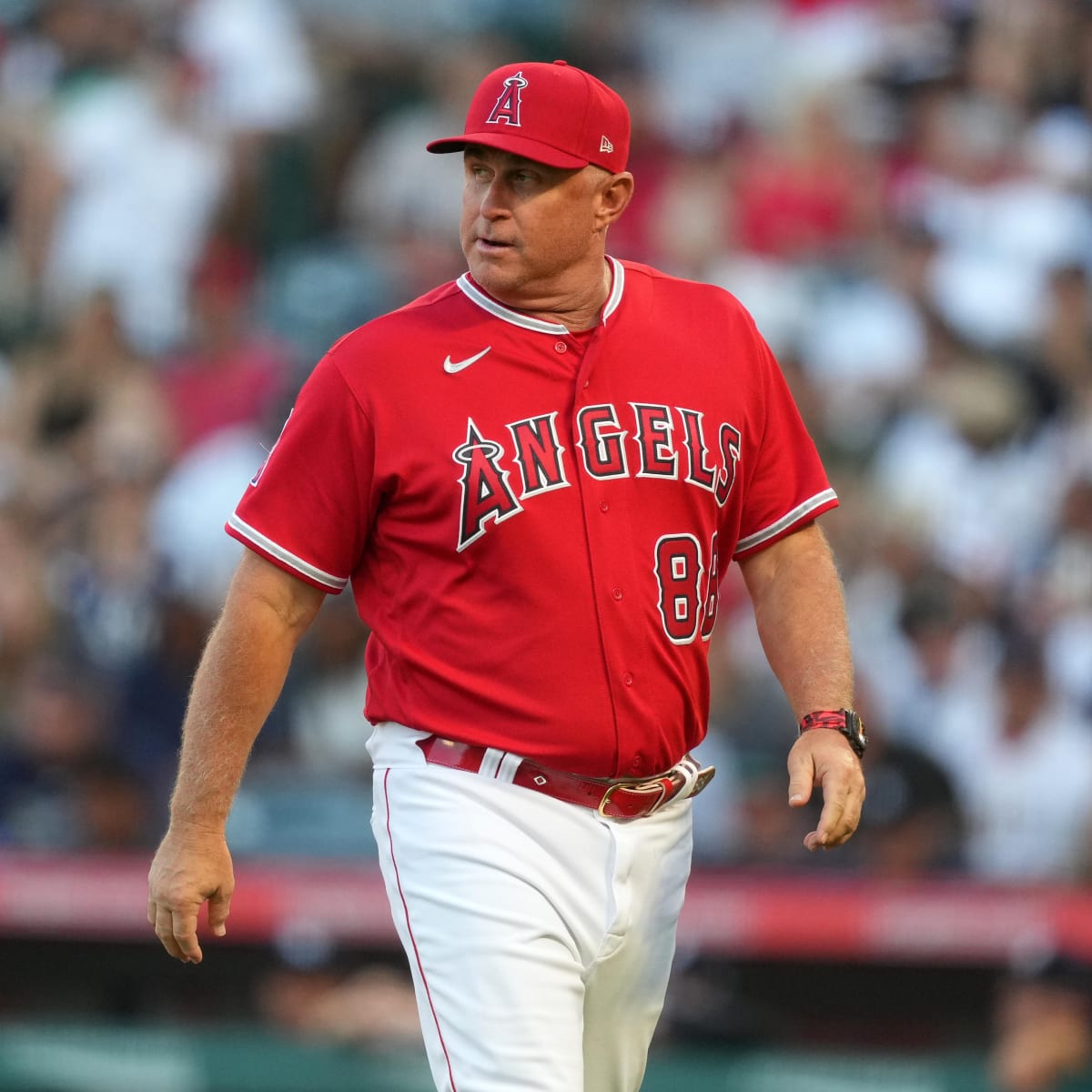 In Photos: Shohei Ohtani poses with manager Phil Nevin after receiving A.L.  Player of the Month honors