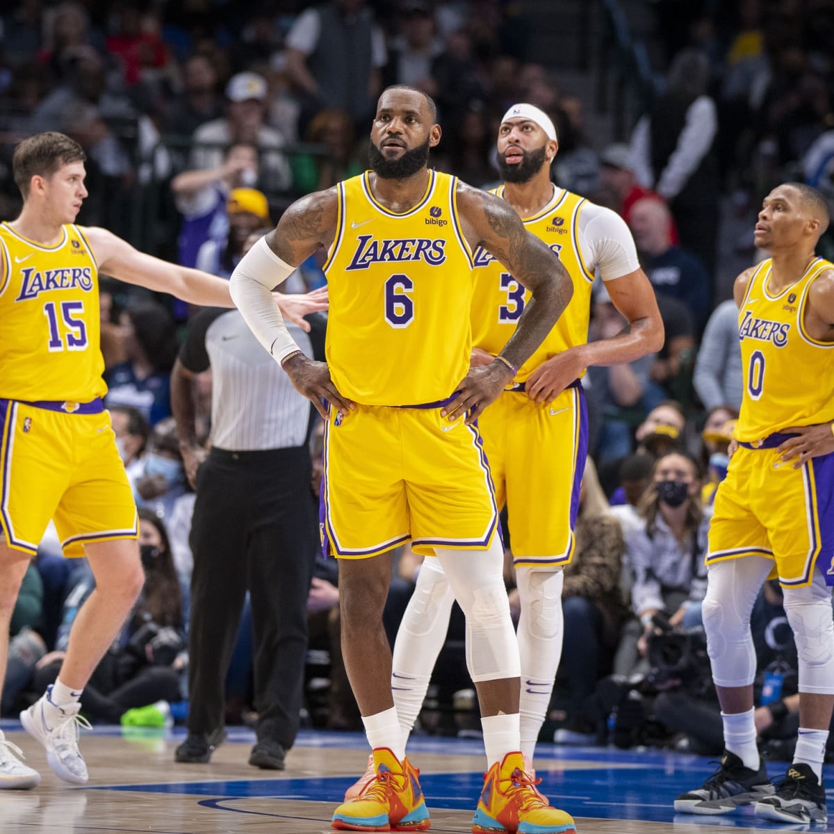 Who Will Be The Next Face Of The Los Angeles Lakers: 4 Realistic And 4  Unrealistic Superstars That Could Join The Purple And Gold - Fadeaway World