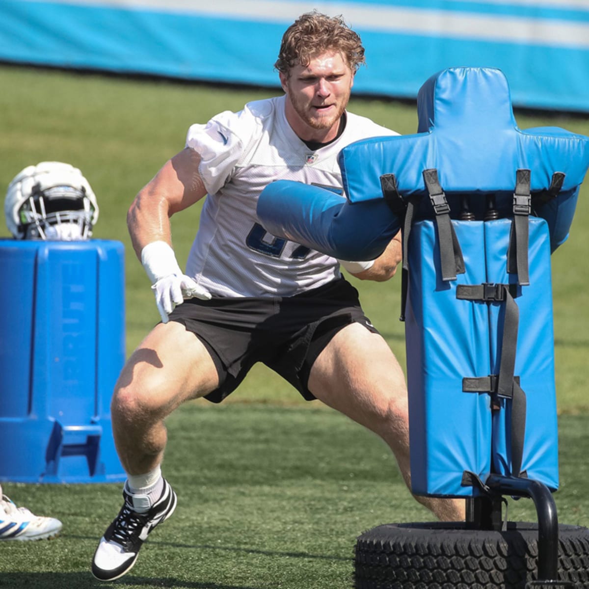 KC native, Detroit Lions DE Charles Harris prepares for season opener vs.  Chiefs