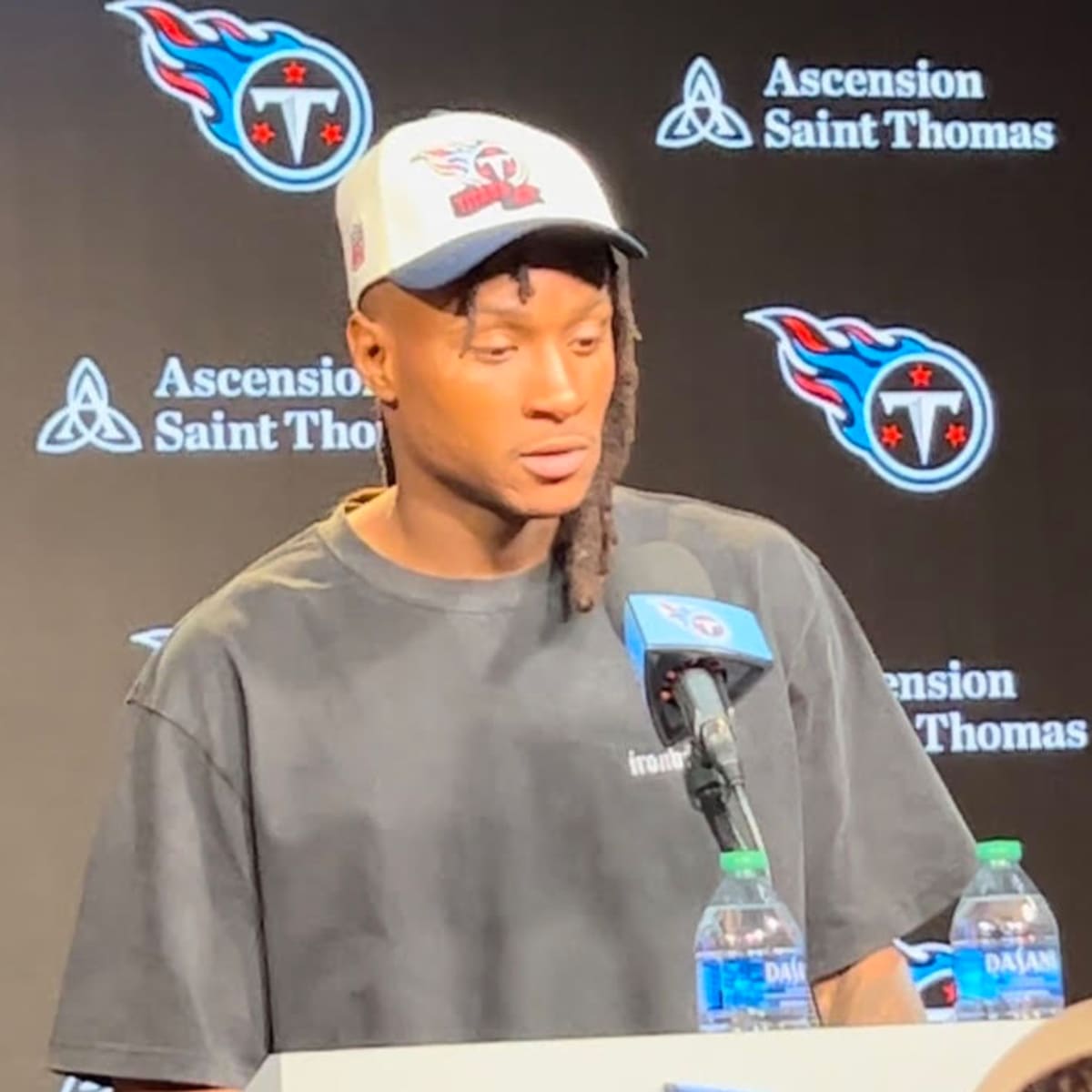 Tennessee Titans make DeAndre Hopkins signing official: Video