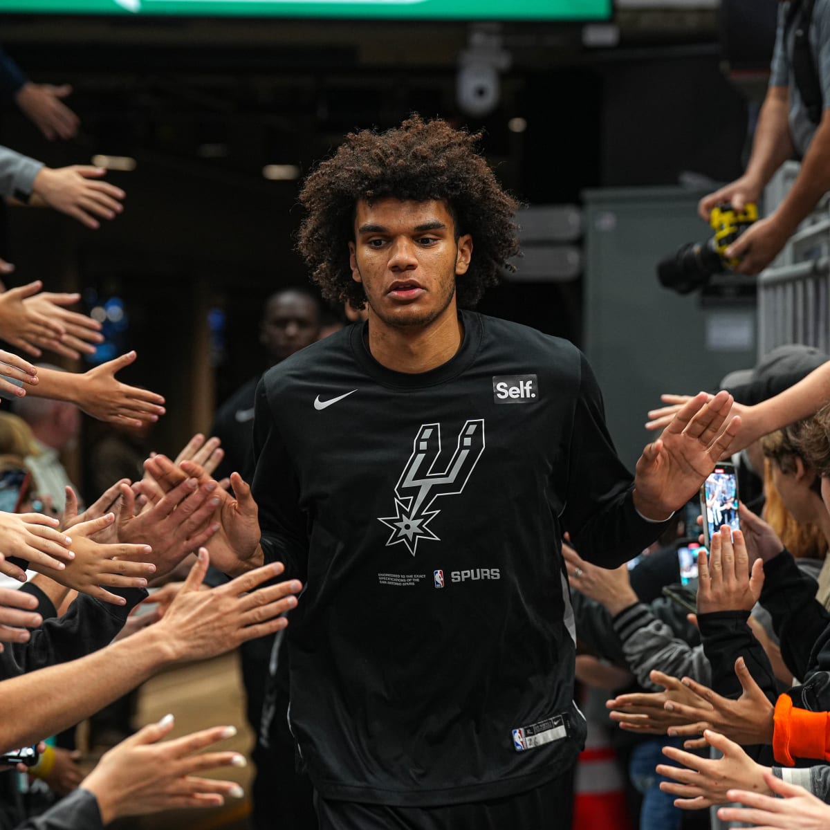 Dominick Barlow is a legit NBA prospect for the Spurs; Why did no one try  to offer sheet him? 