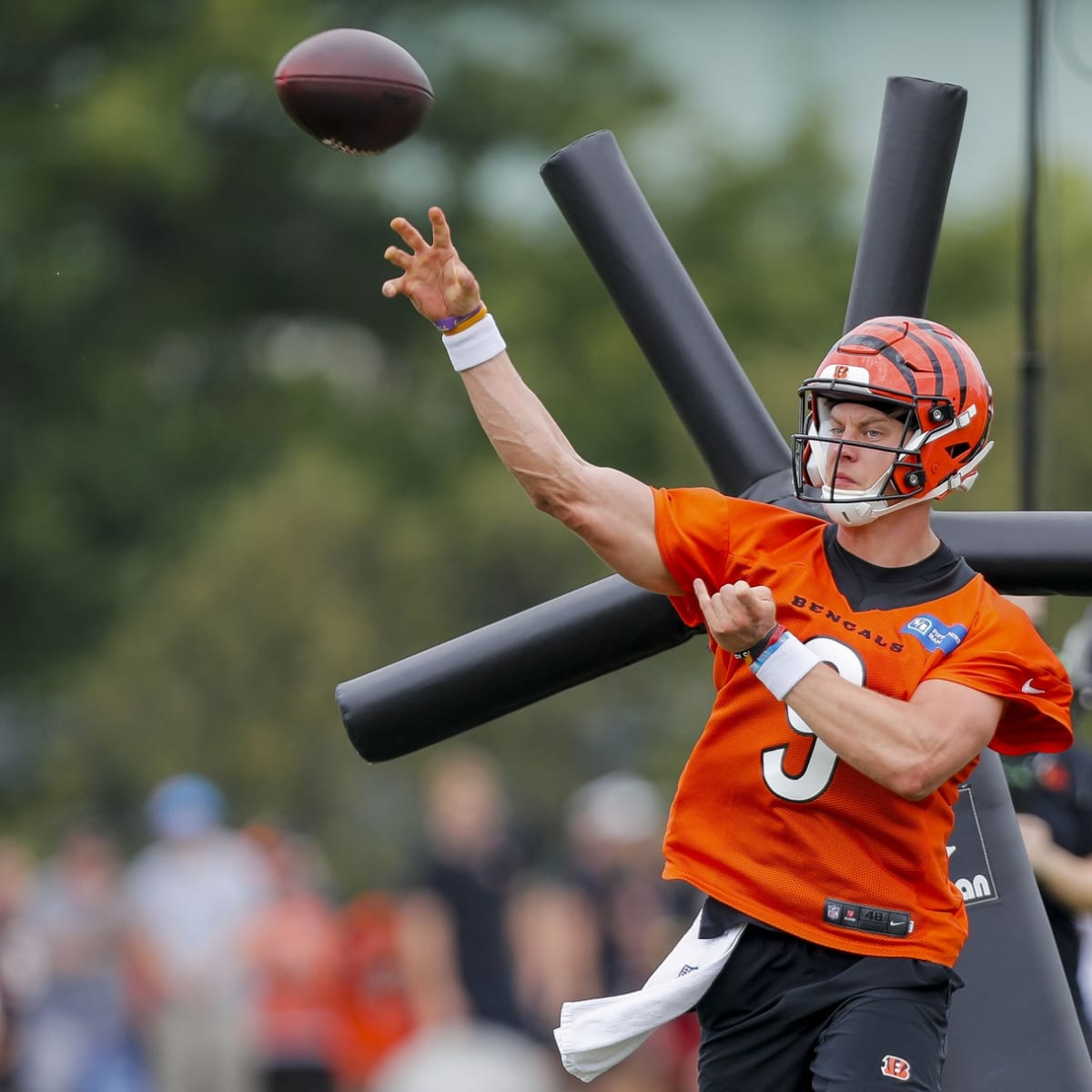 He's a killer': Bengals QB Joe Burrow braves cold elements in divisional  playoff win over Buffalo 