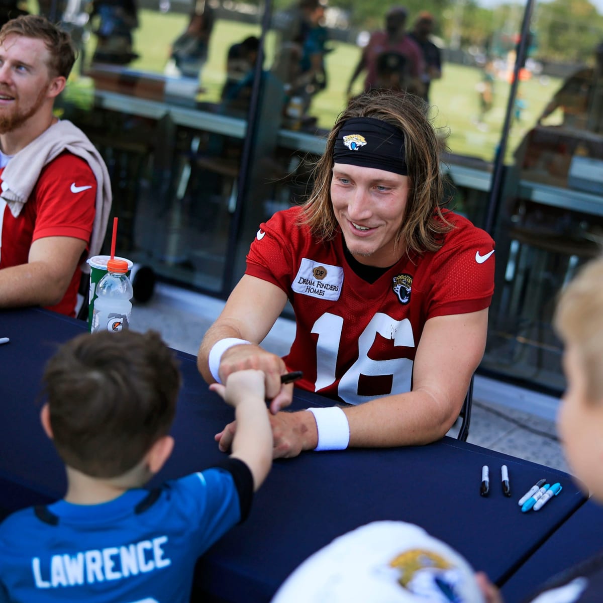 PFF Ranks Jacksonville Jaguars' Trevor Lawrence as 18th-Best Player Under  25 - Sports Illustrated Jacksonville Jaguars News, Analysis and More