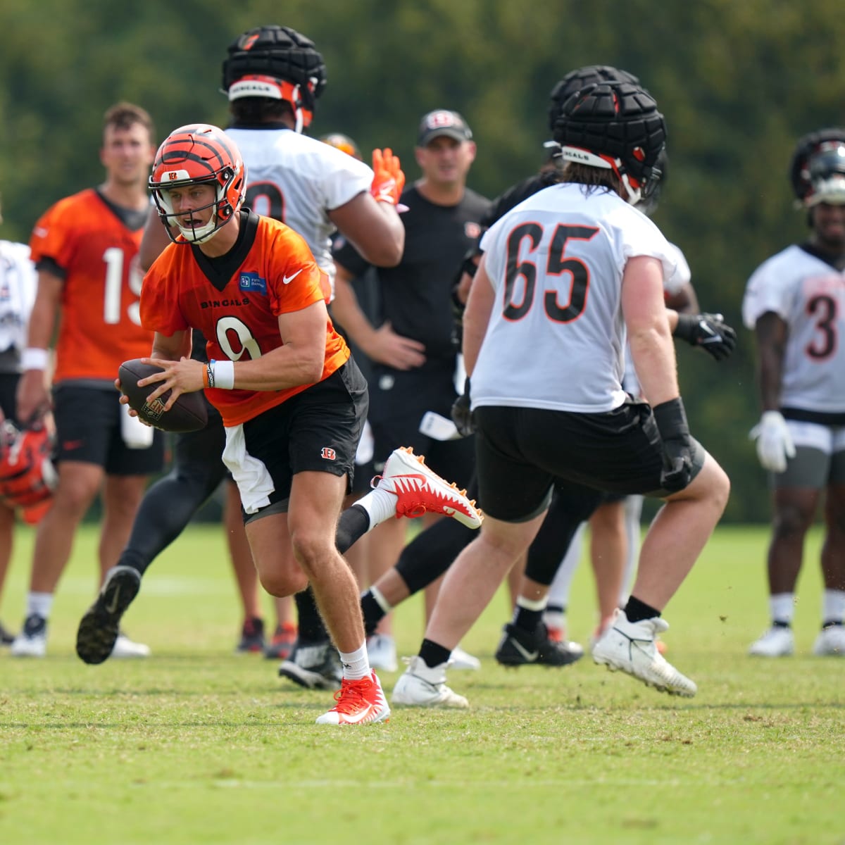 Cincinnati Bengals: Joe Burrow calf injury could keep him out of