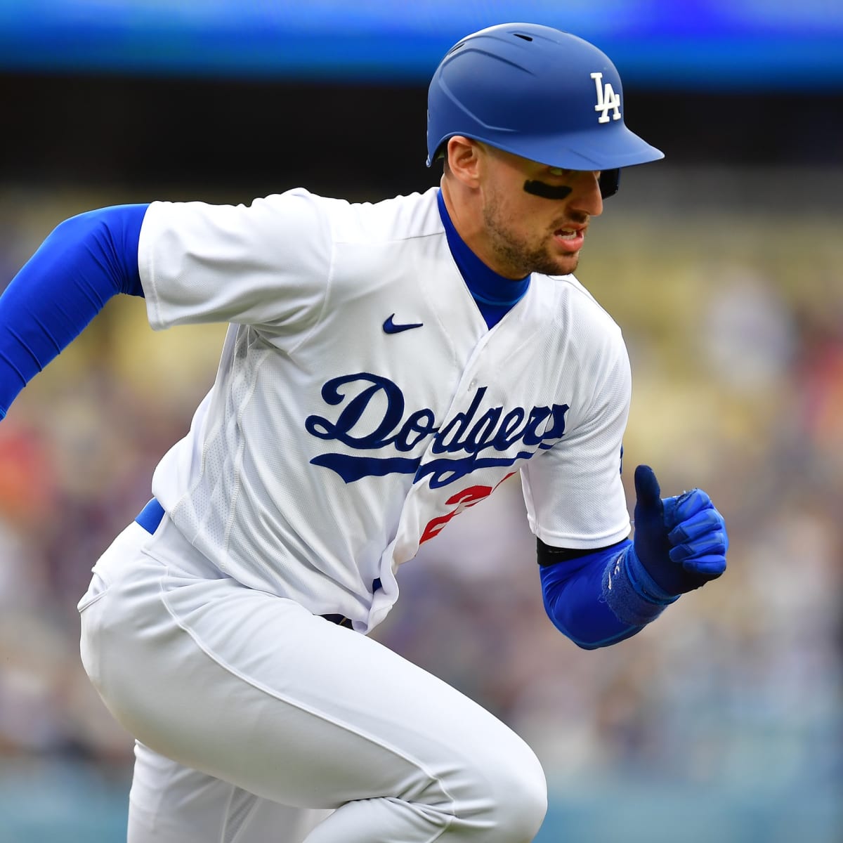 Lance Lynn and Joe Kelly are heading to the NL West-leading Dodgers in a  trade with the White Sox