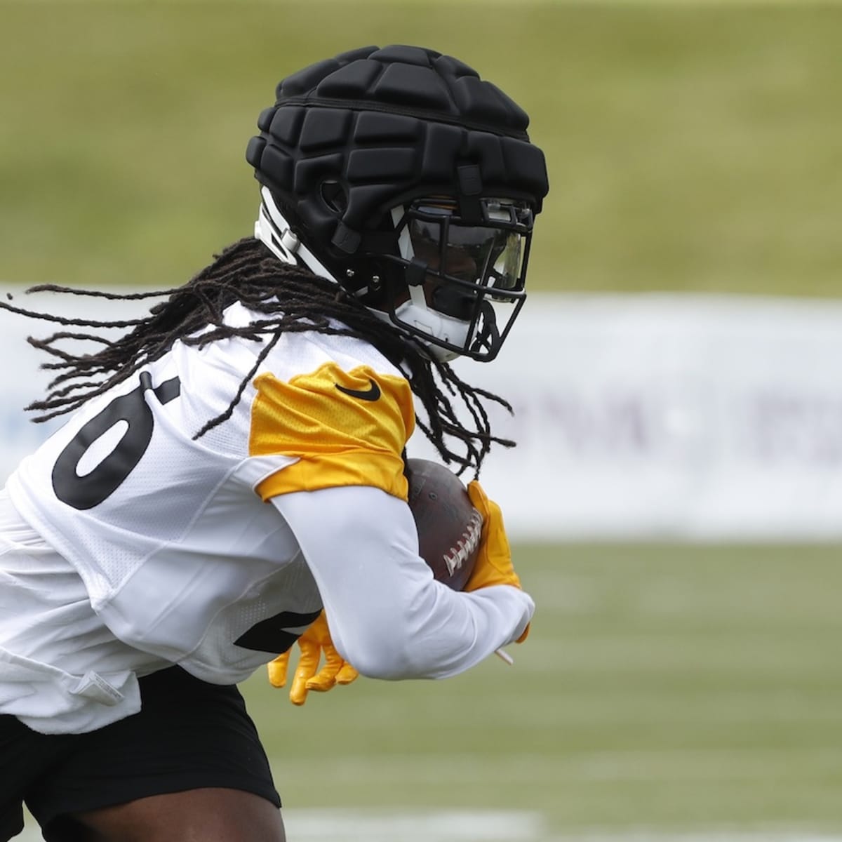 Steelers make camp roster moves