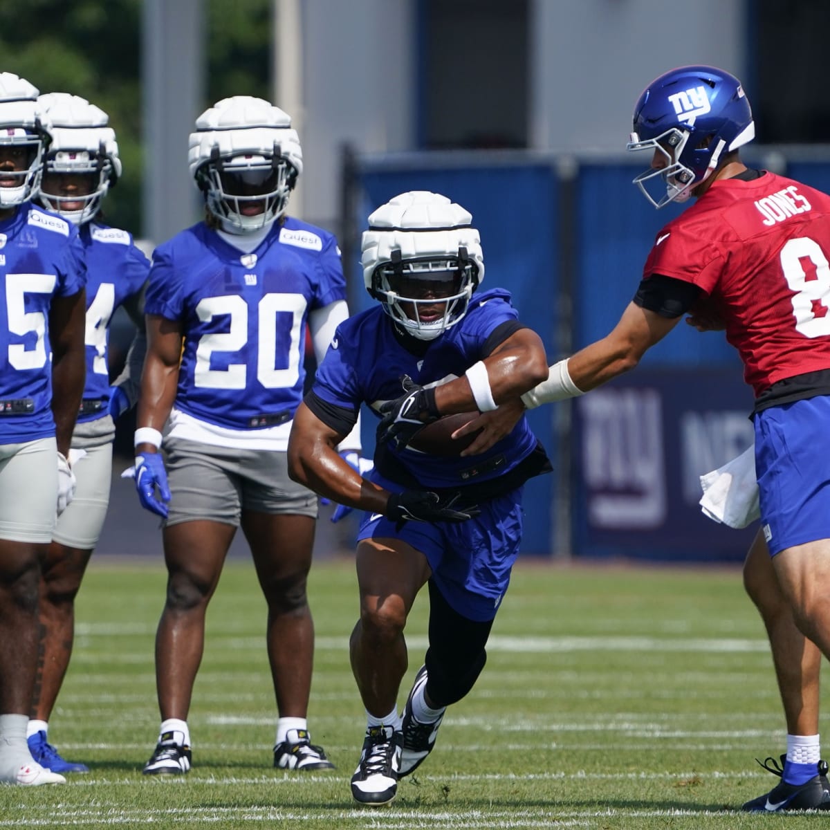 Competitions Heat Up, Waller Gets a Rest, and More from Giants Training  Camp Day 5 - Sports Illustrated New York Giants News, Analysis and More