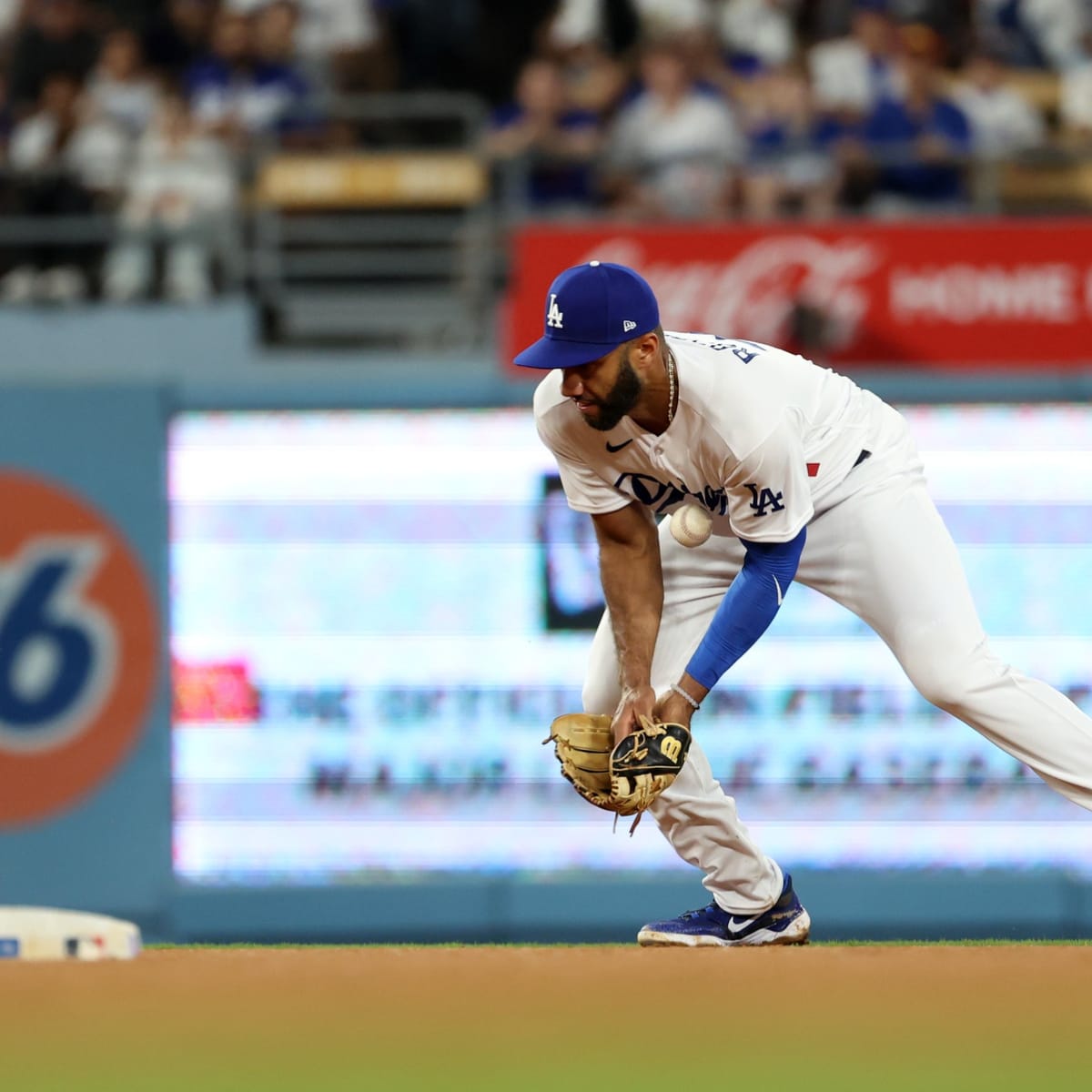 Guardians trade shortstop Amed Rosario to Dodgers