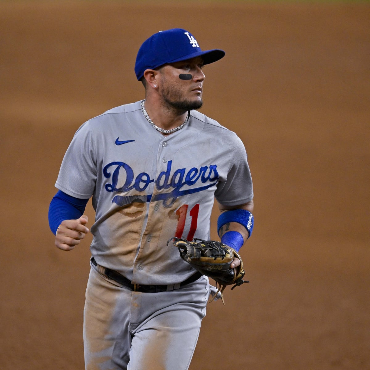 Dodgers news: Miguel Rojas offense, closer role, Bobby Miller