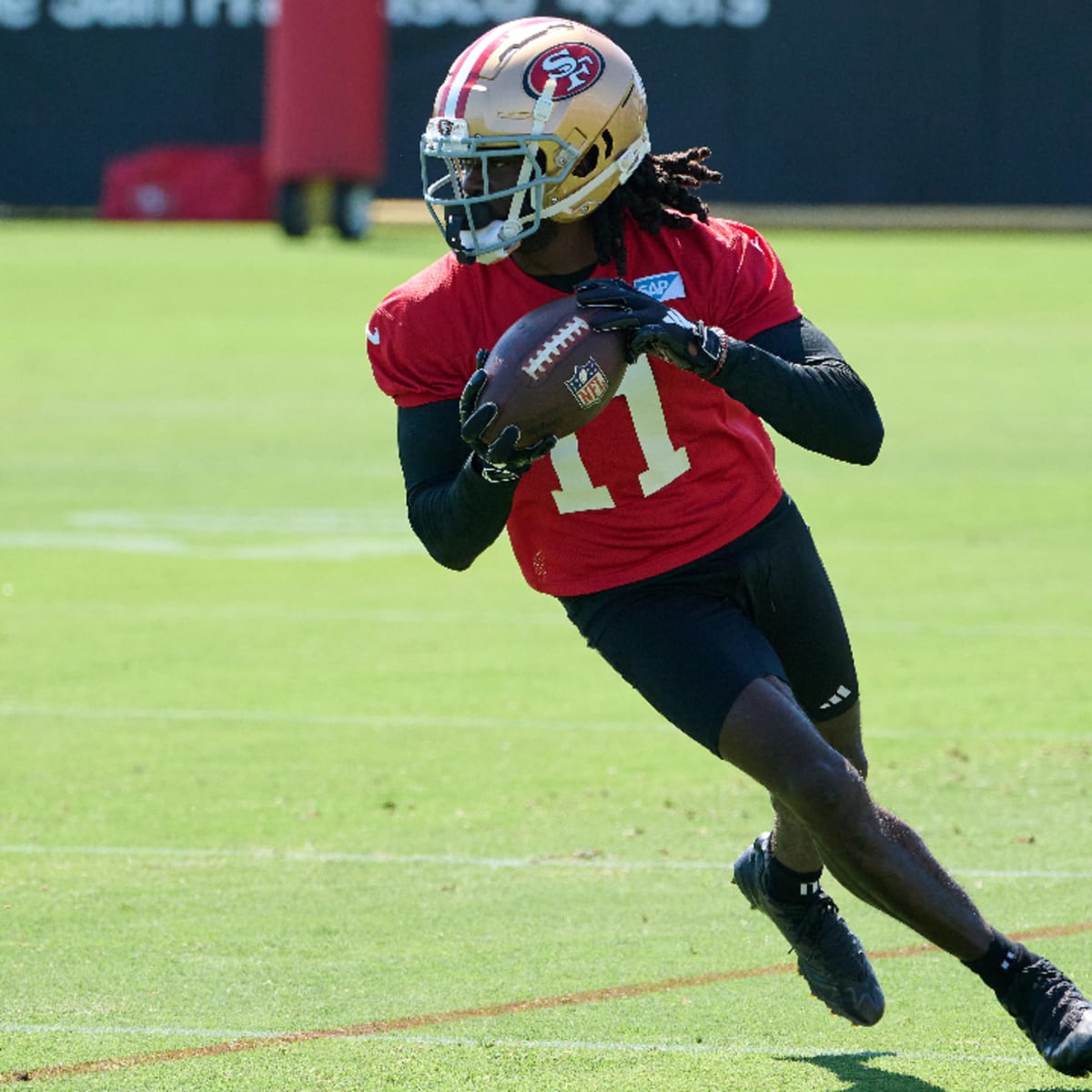 Deebo Samuel Leaves the 49ers' Joint Practice with an Injury - Sports  Illustrated San Francisco 49ers News, Analysis and More