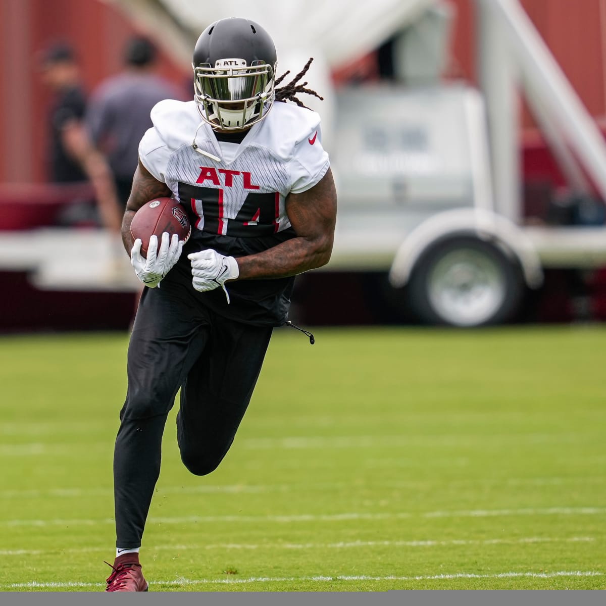 Cordarrelle Patterson reportedly returns to Falcons after career-best season