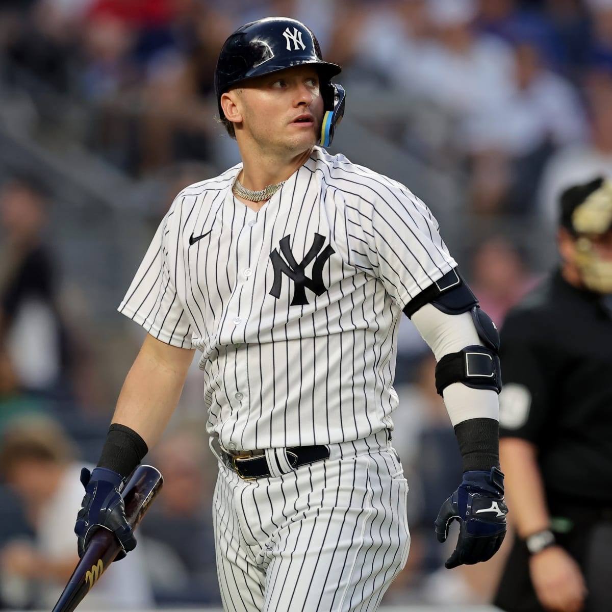 DJ LeMahieu Is Day to Day With Toe Injury, Still Out of New York Yankees  Lineup - Sports Illustrated NY Yankees News, Analysis and More