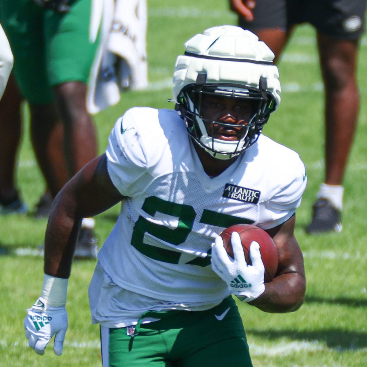 New York Jets RB Michael Carter Praises Undrafted Free Agent Zonovan Knight  - Sports Illustrated New York Jets News, Analysis and More