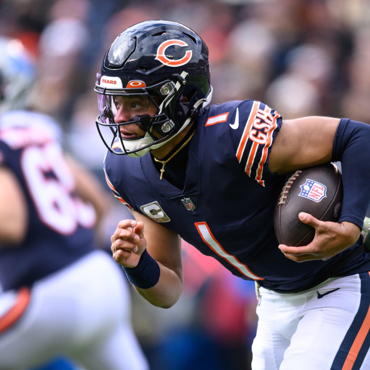 Film Study: Pressure is on, but Bears could do more to help offensive line