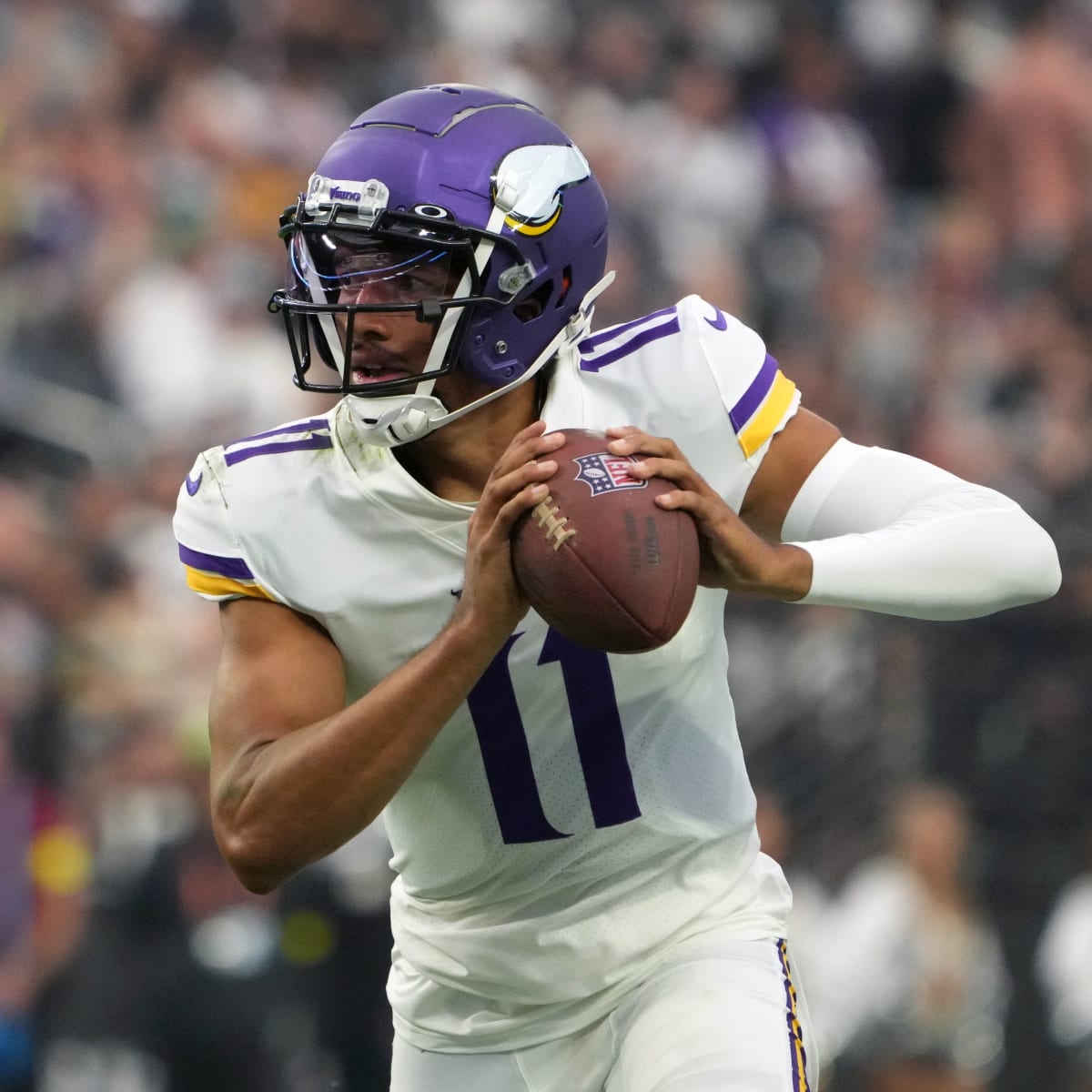 Minnesota Vikings quarterback Kellen Mond (11) participates in NFL training  camp Wednesday, July 28, 2021, in Eagan, Minn. (AP Photo/Bruce Kluckhohn  Stock Photo - Alamy