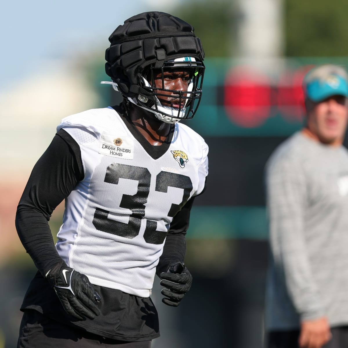 January 7, 2023: Jacksonville Jaguars linebacker Devin Lloyd (33) is  introduced before a game against the Tennessee Titans in Jacksonville, FL.  Romeo T Guzman/CSM/Sipa USA.(Credit Image: © Romeo Guzman/Cal Sport  Media/Sipa USA Stock Photo