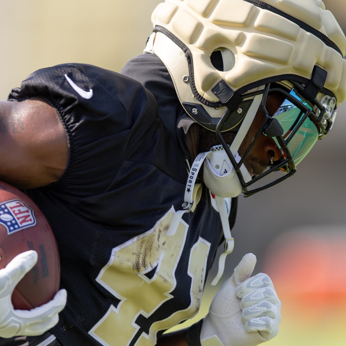 Fantasy Alert: Saints' Alvin Kamara Has 'Fresh Legs' in Return from NFL  Suspension, News, Scores, Highlights, Stats, and Rumors