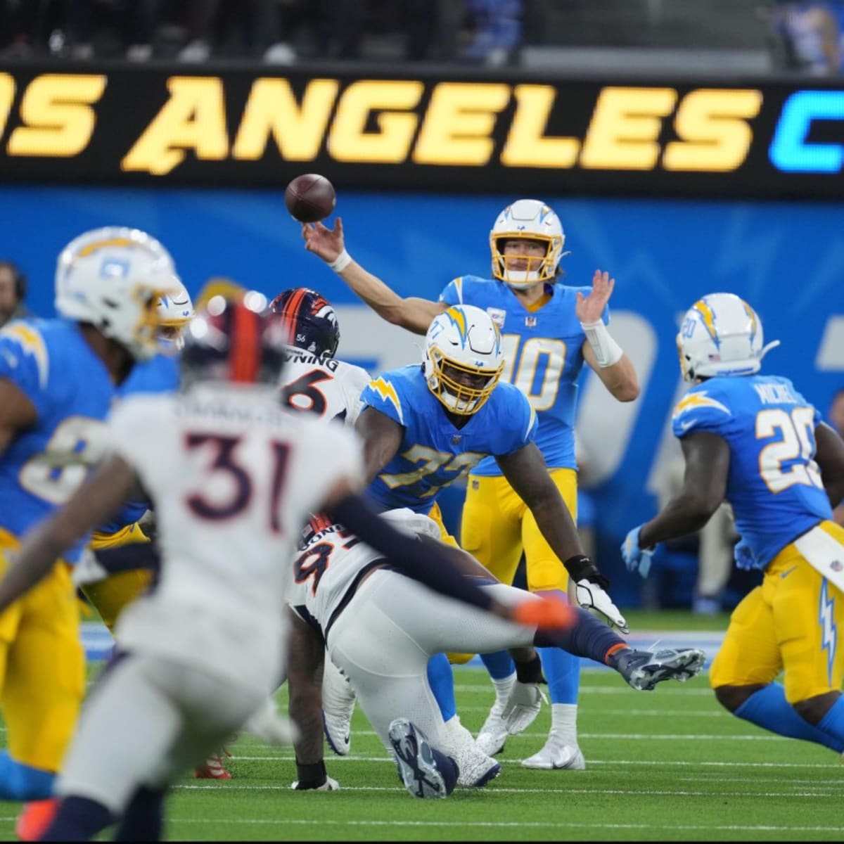 Final Score: Chargers 31 - Rams 10, Bolts win their final home