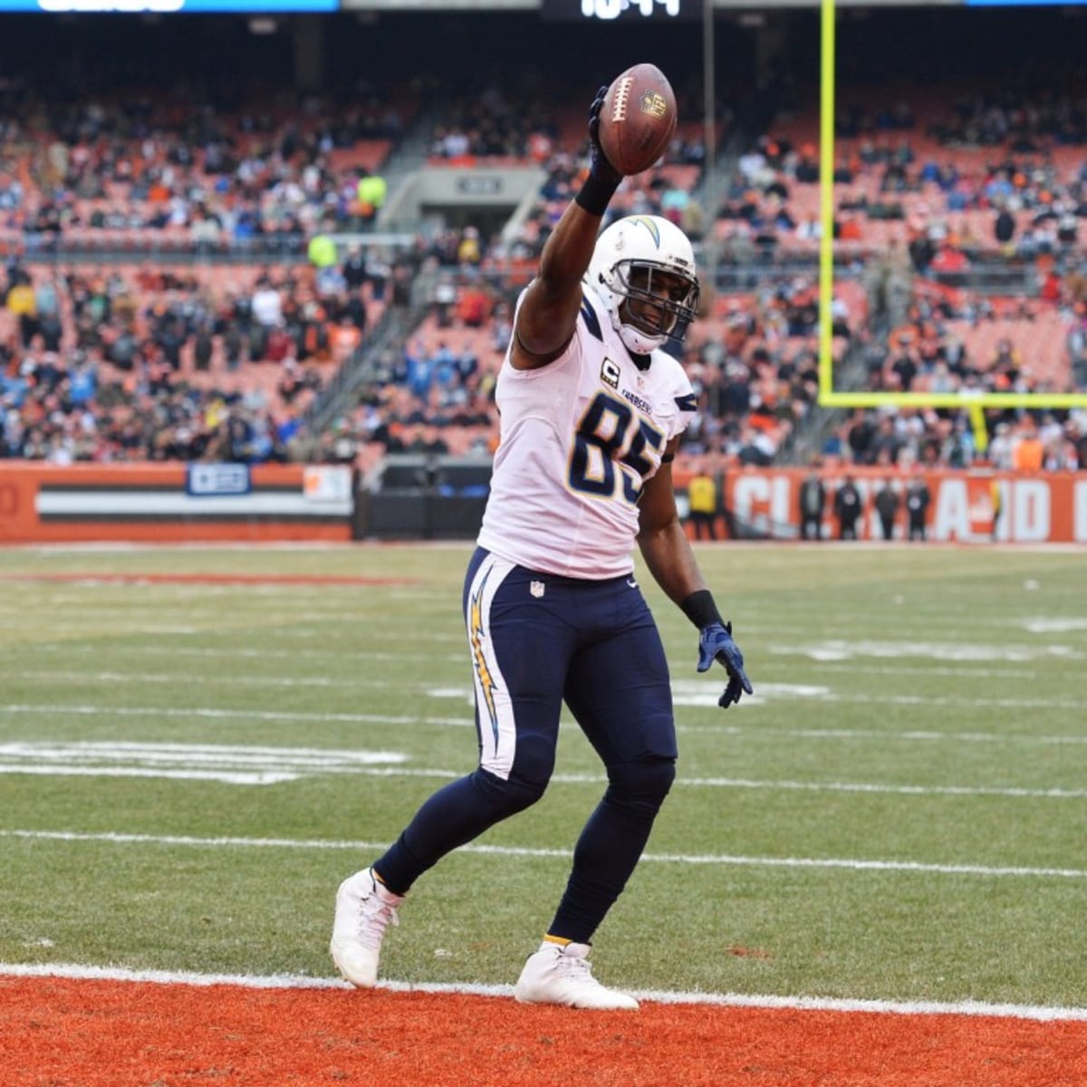 Chargers re-sign tight end Antonio Gates for 16th season