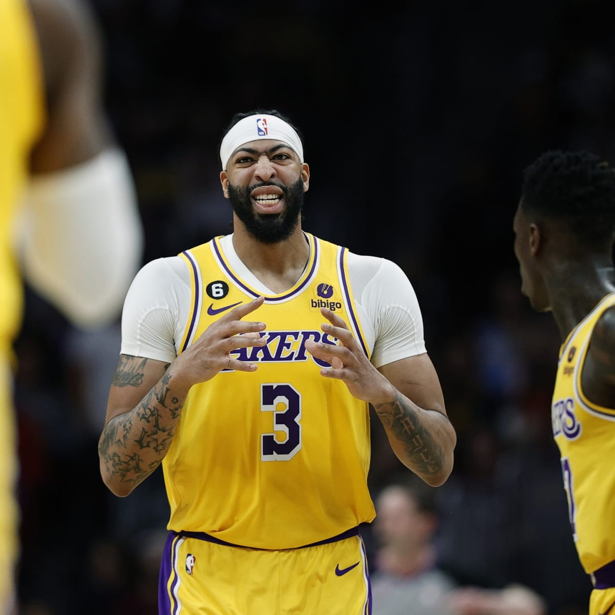 LeBron James and Anthony Davis Sign Up for Lakers' Bright Future