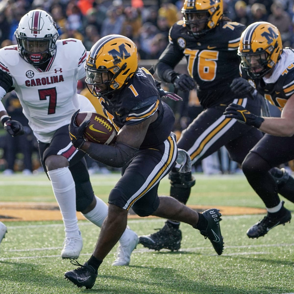 Gamecocks In What Rodriguez Calls Critical Part of Fall Camp