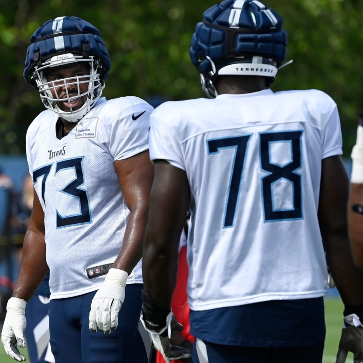 New Tennessee Titans Offensive Lineman Justin Murray Benefiting From Years  of Experience in Learning New Offense - Sports Illustrated Tennessee Titans  News, Analysis and More