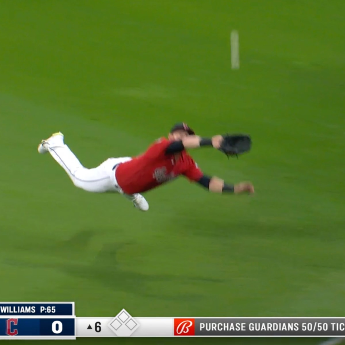 Kole Calhoun Laid Out for One of the Coolest Catches of the Season