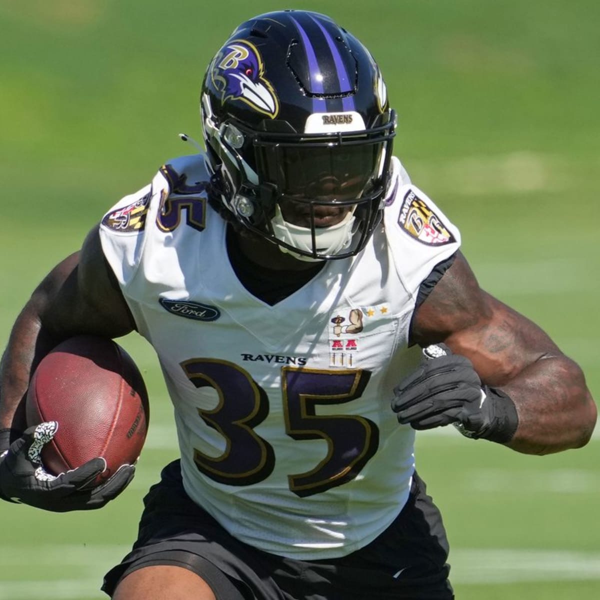 Gus Edwards injury update: Ravens RB cleared of concussion for