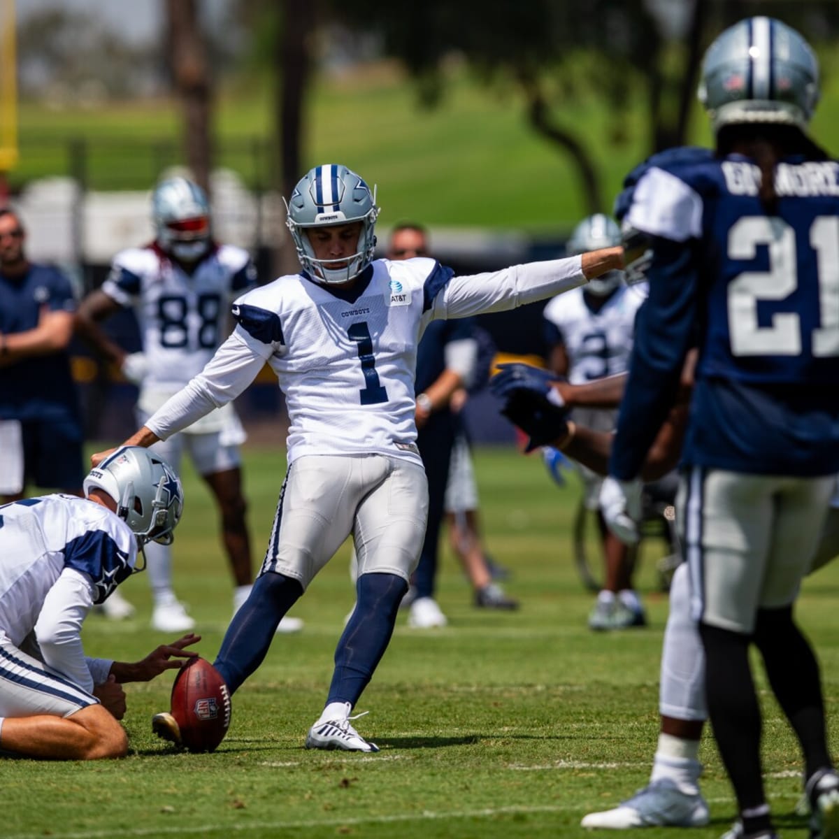 Kicker Brandon Aubrey's 33-yard FG extends Dallas Cowboys' lead to 31-3 vs.  Pats