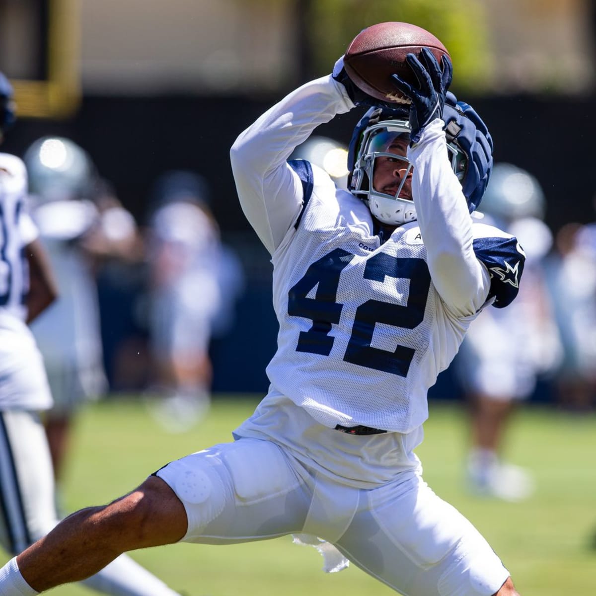 5'5 running back Deuce Vaughn, makes a splash in preseason debut with  Cowboys