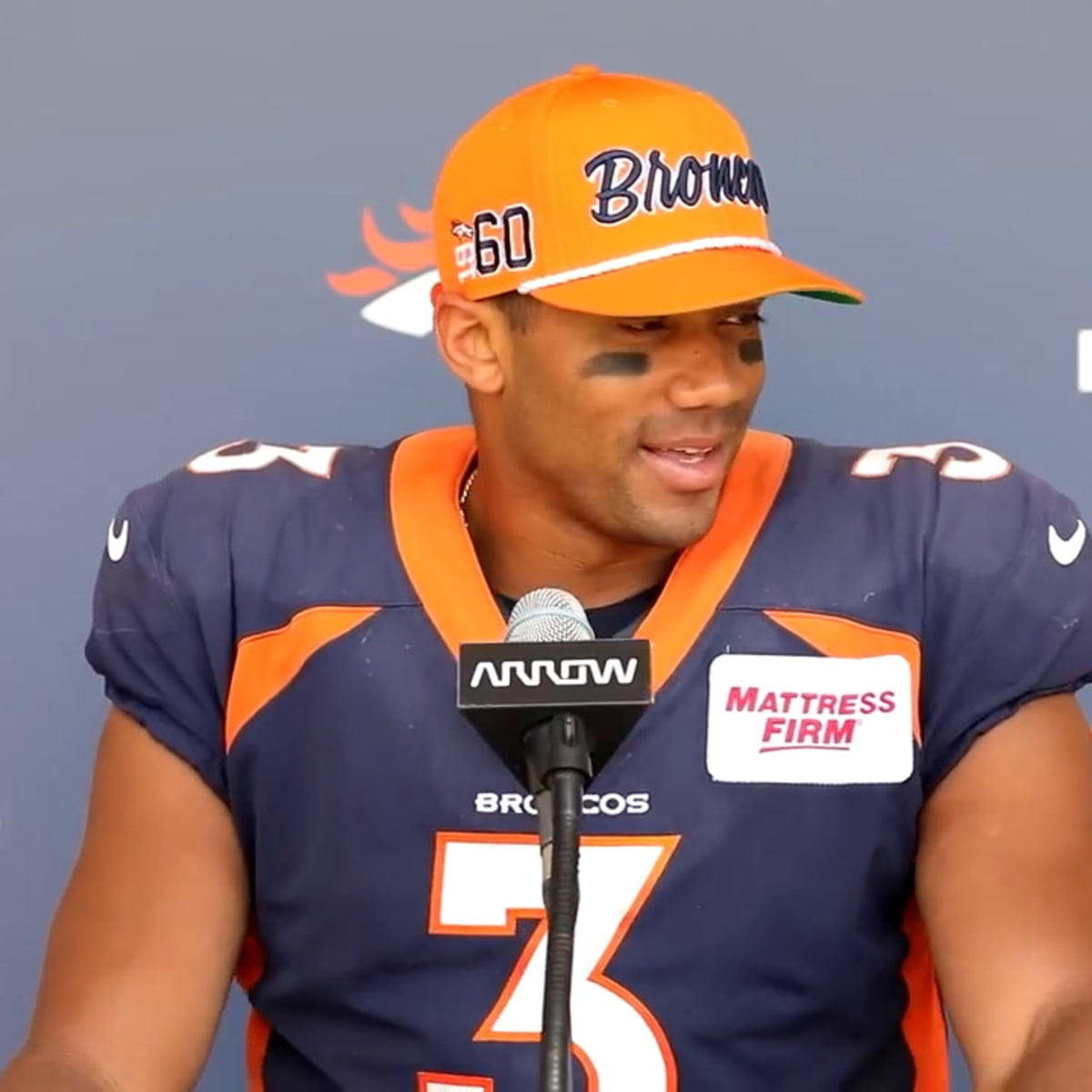 Denver Broncos Training Camp  Day 10: Russell Wilson Wows Fans & Media -  Sports Illustrated Mile High Huddle: Denver Broncos News, Analysis and More