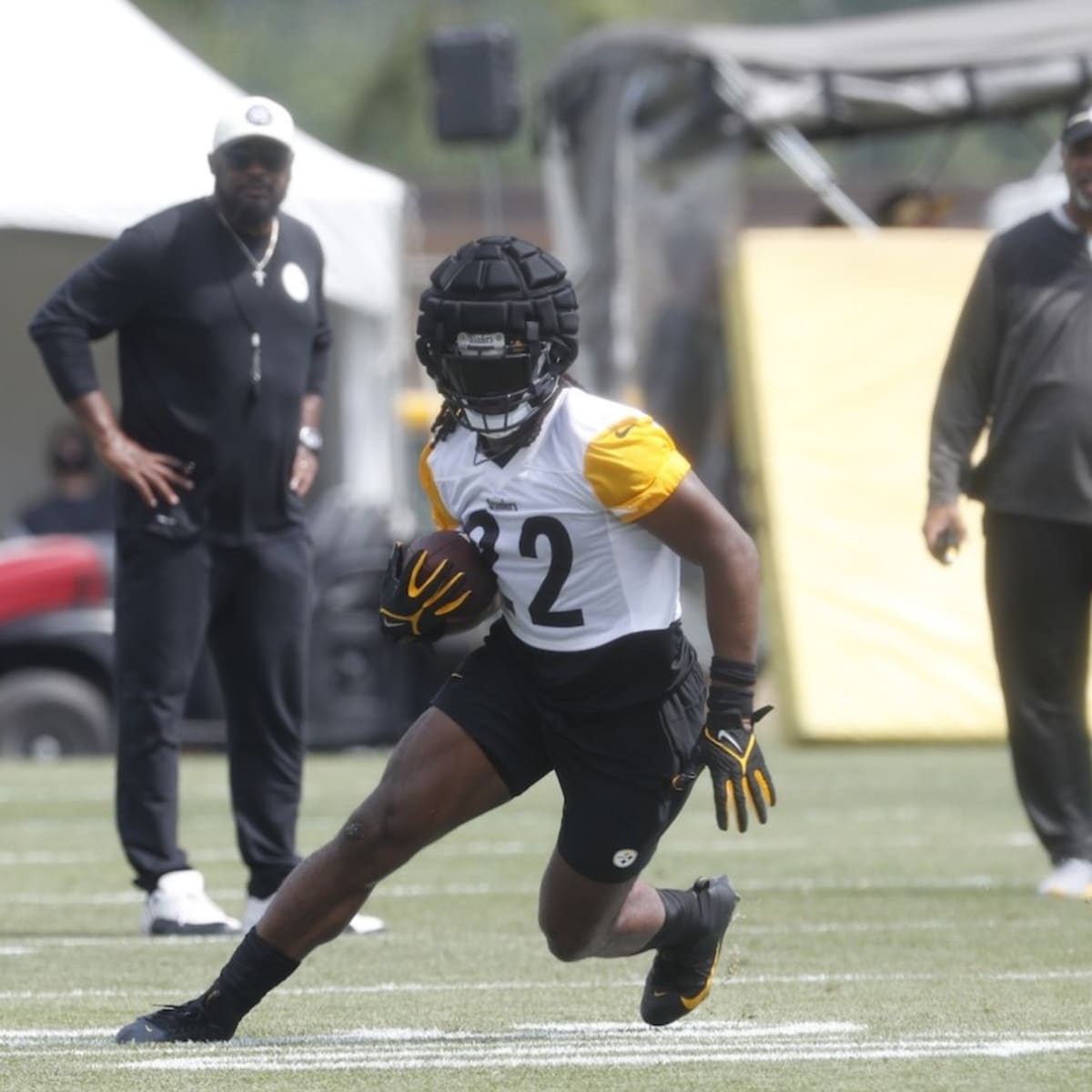 Steelers RB1 Najee Harris Hints at Potential Tension Inside Steelers Locker  Room