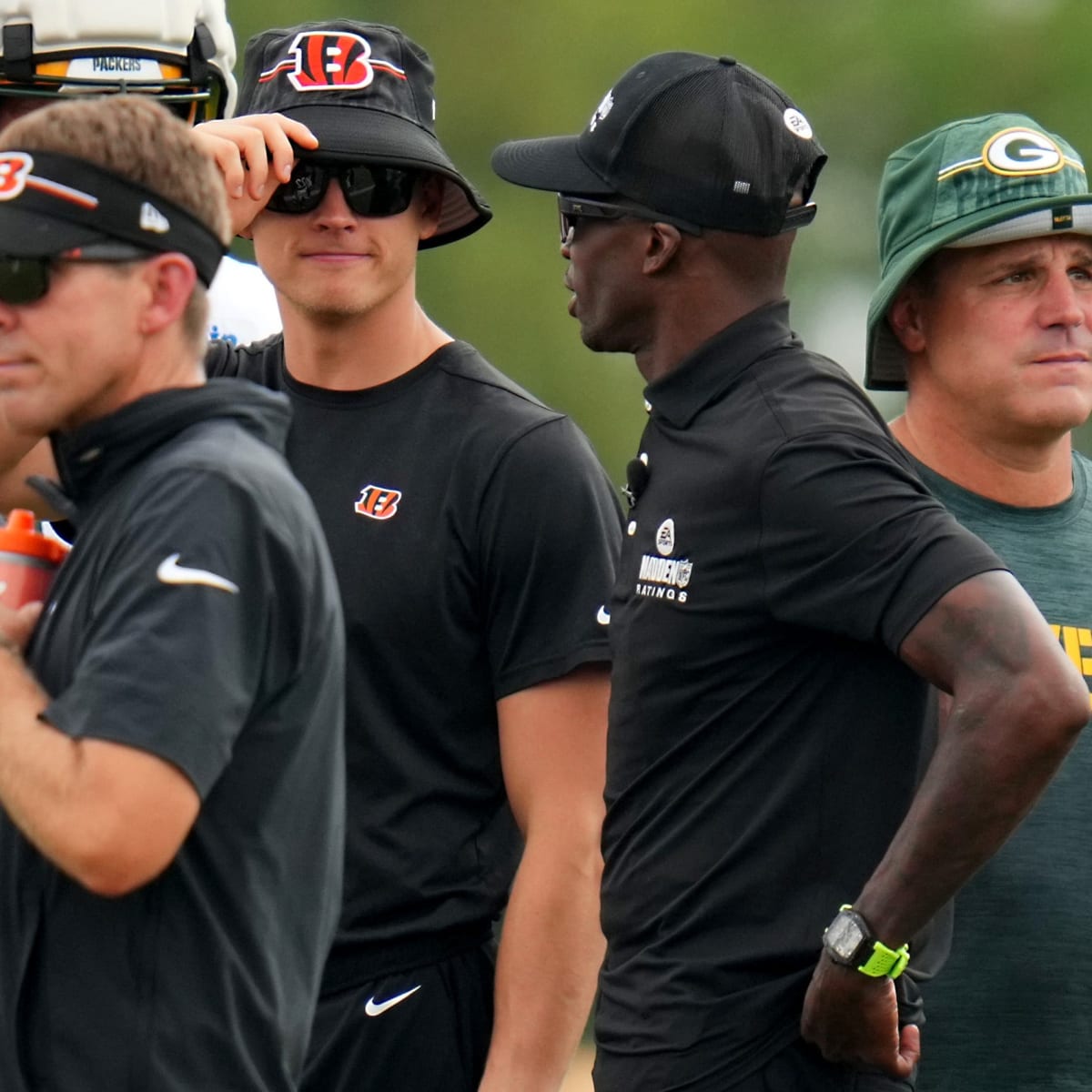 Cincinnati Bengals wide receiver Chad Ochocinco (85) gets a drink during  the Bengals training camp in Georgetown Ky. (Credit Image: © Wayne  Litmer/Southcreek Global/ZUMApress.com Stock Photo - Alamy