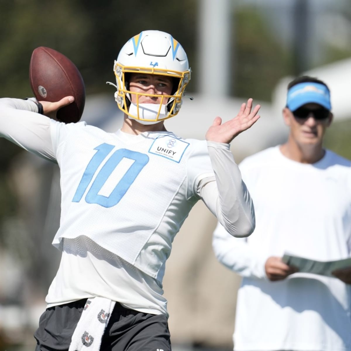 Justin Herbert and Marcus Mariota face off head-to-head