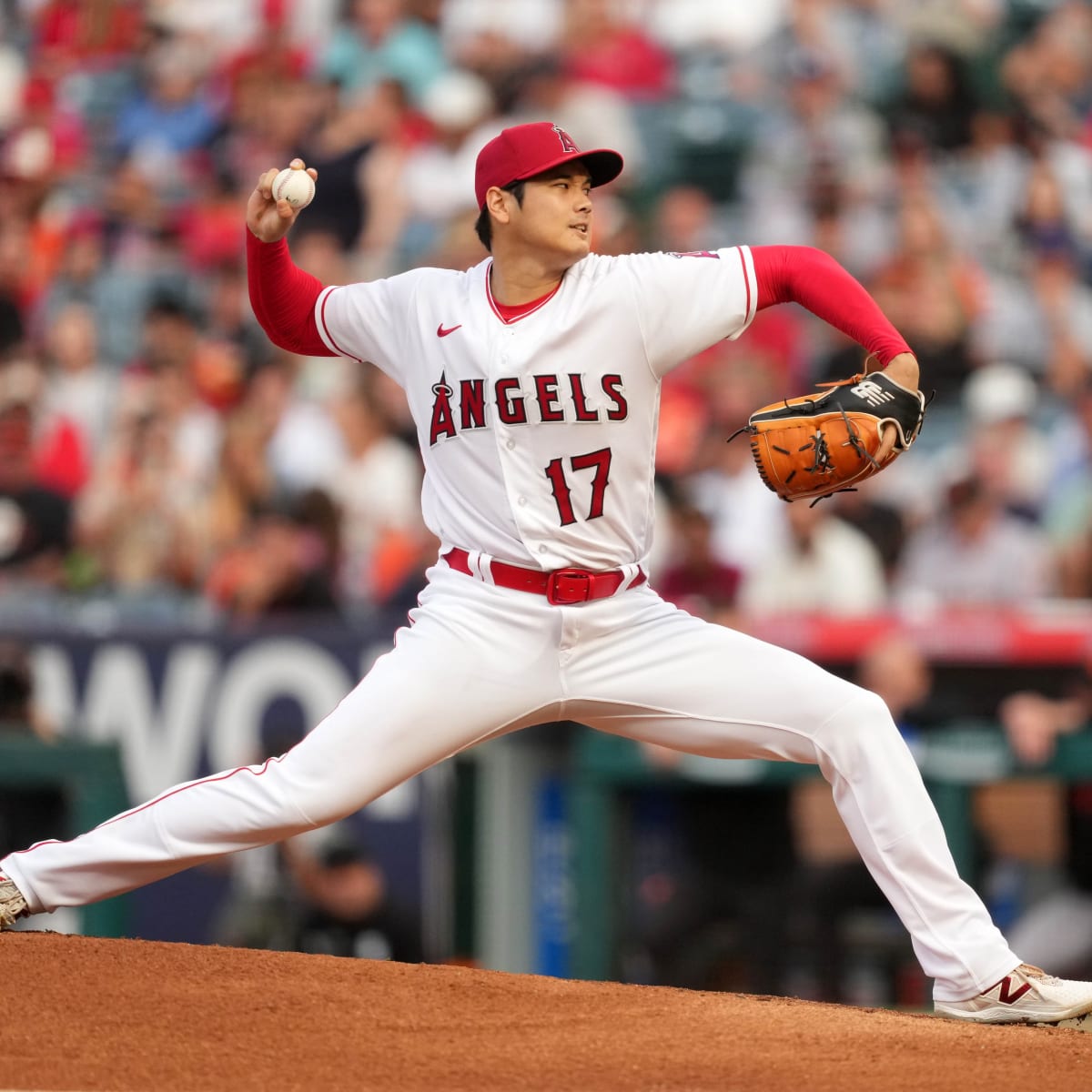 Angels' Shohei Ohtani joins elite company by cinching 40-homer, 20