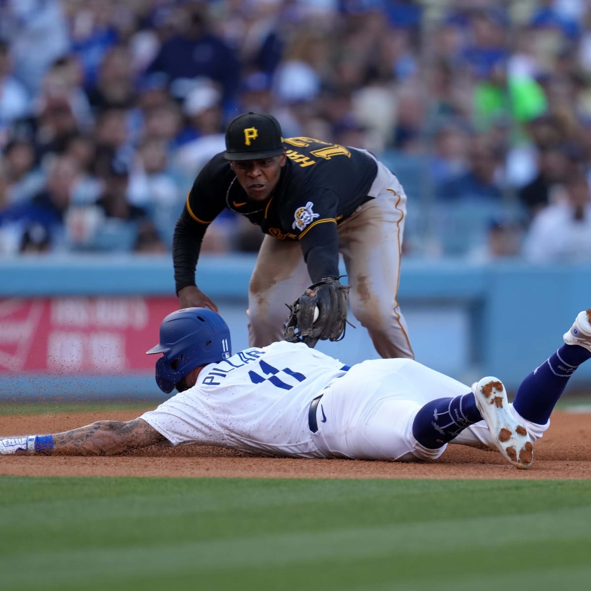 Dodgers news: Dave Roberts drops brutal injury update on Kevin Pillar